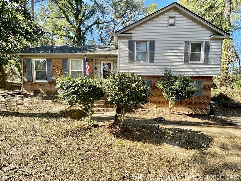 452 Cloverhill Pl — Photo 1