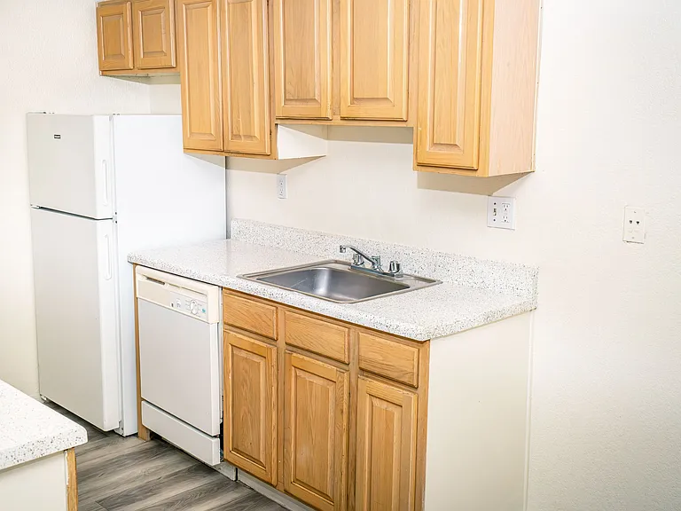 Tamarack Place Apartments — Photo 44