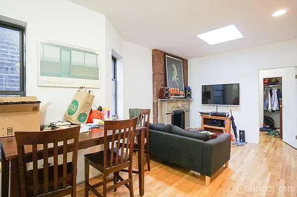 Rented by City Connections Realty | media 51