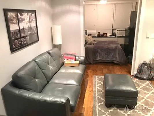 Rented by Anchor Associates | media 12