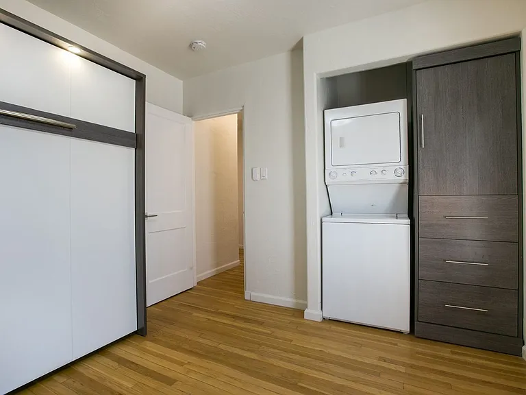 311 Richmond Dr SE — Photo 9