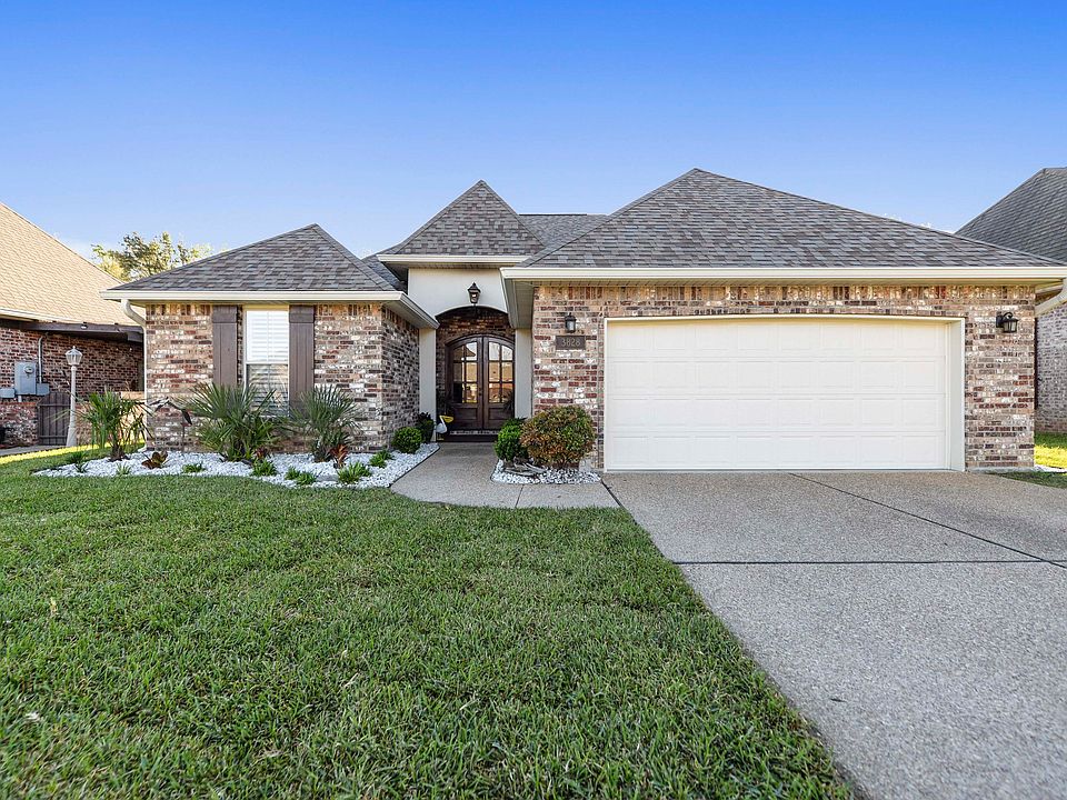1st image of 3828 Acadian Village Dr