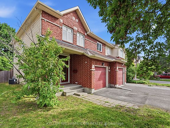 2nd image of 121 Thornbury Cres