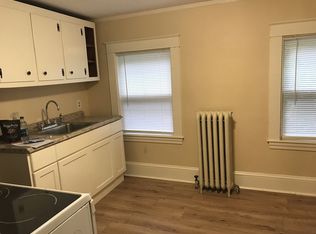 22 Maplewood Ter APT 3, White River Junction, VT 05001