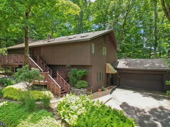 126 Andrew Ave, Oakland Boro, NJ 07436
