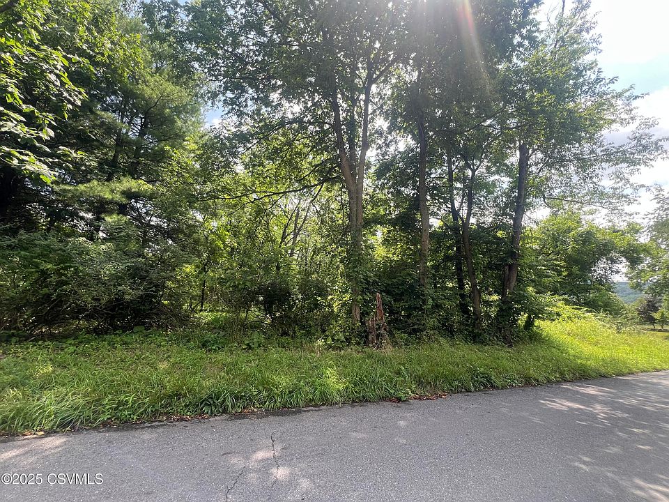 2nd image of 609 Hardscrabble Ln