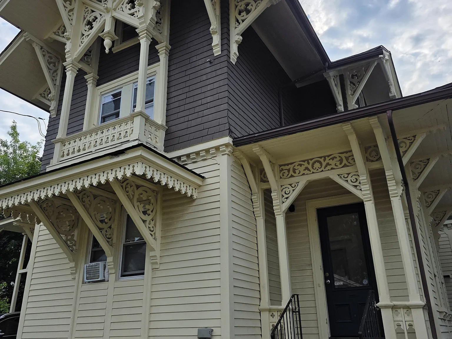 5 bed, $2,350 — Photo 1