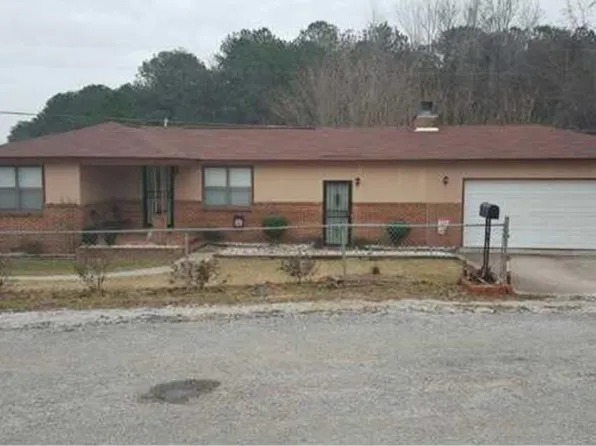 30 Bay St, Tuskegee, AL 36083