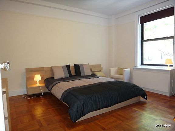 5th image of 225 W 71st St APT 42