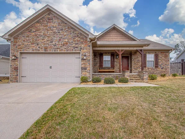 612 Surrey Ln, Benton, AR 72015