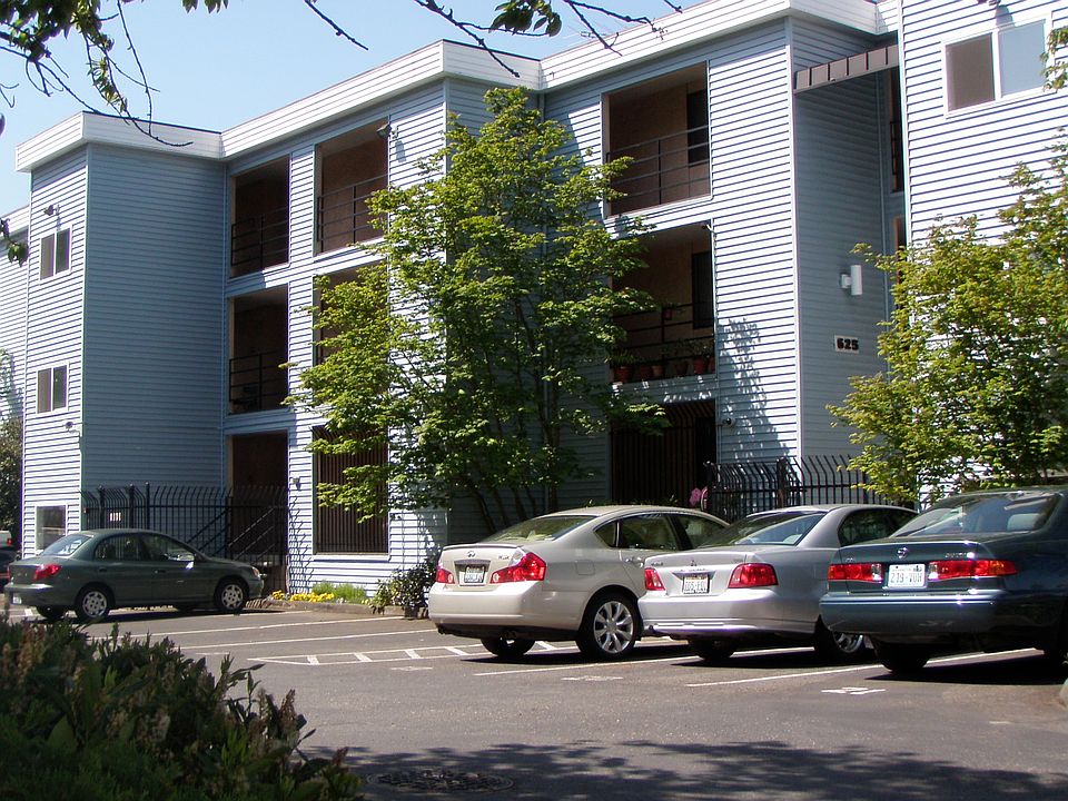 1st image of 625 SW 155th St #102