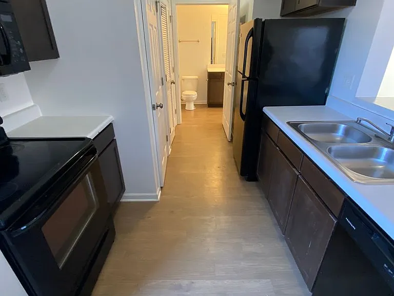 404 Jefferson St — Photo 3