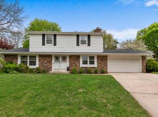128 Audubon Ct, Grafton, WI 53024