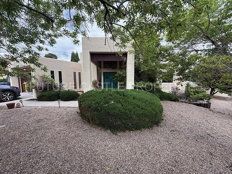 5021 Calle Del Cielo NE — Photo 1