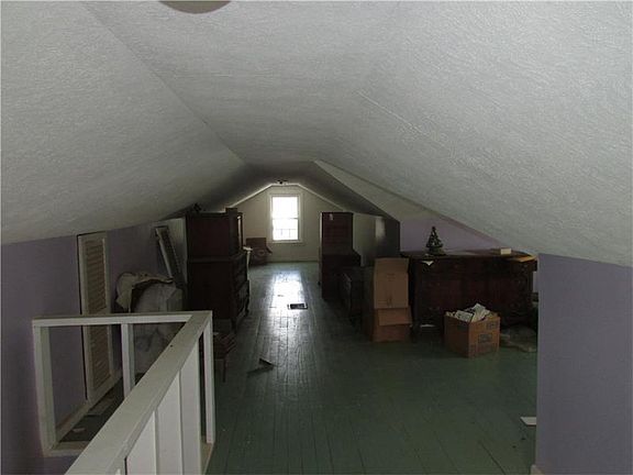 Attic 2nd bedroom