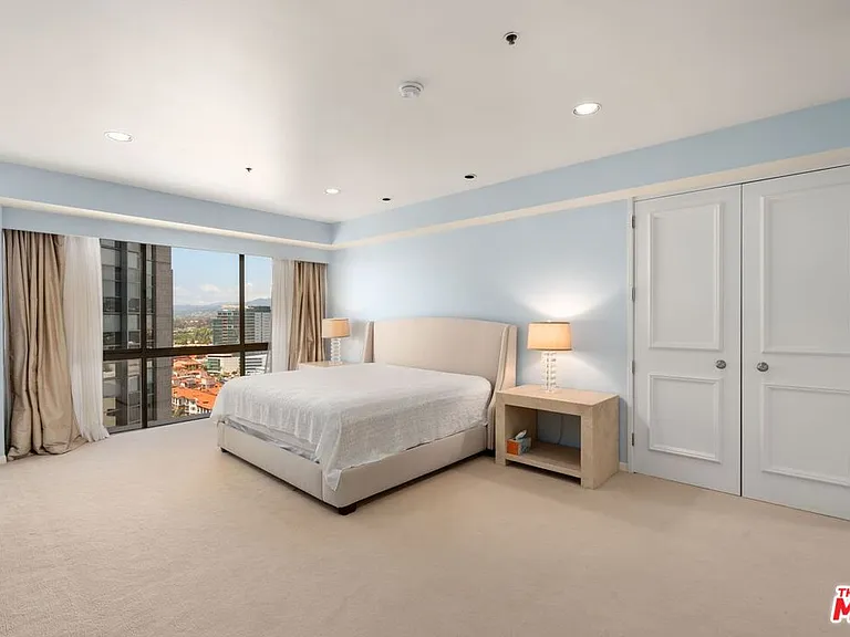 10750 Wilshire Blvd #1501 — Photo 23