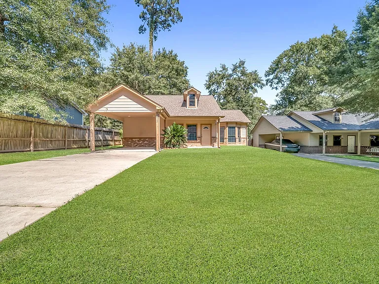 1213 Oxon Run — Photo 1