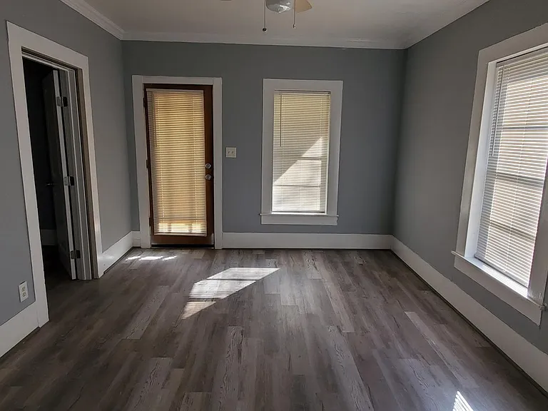 386 Nunnalee Ave — Photo 4