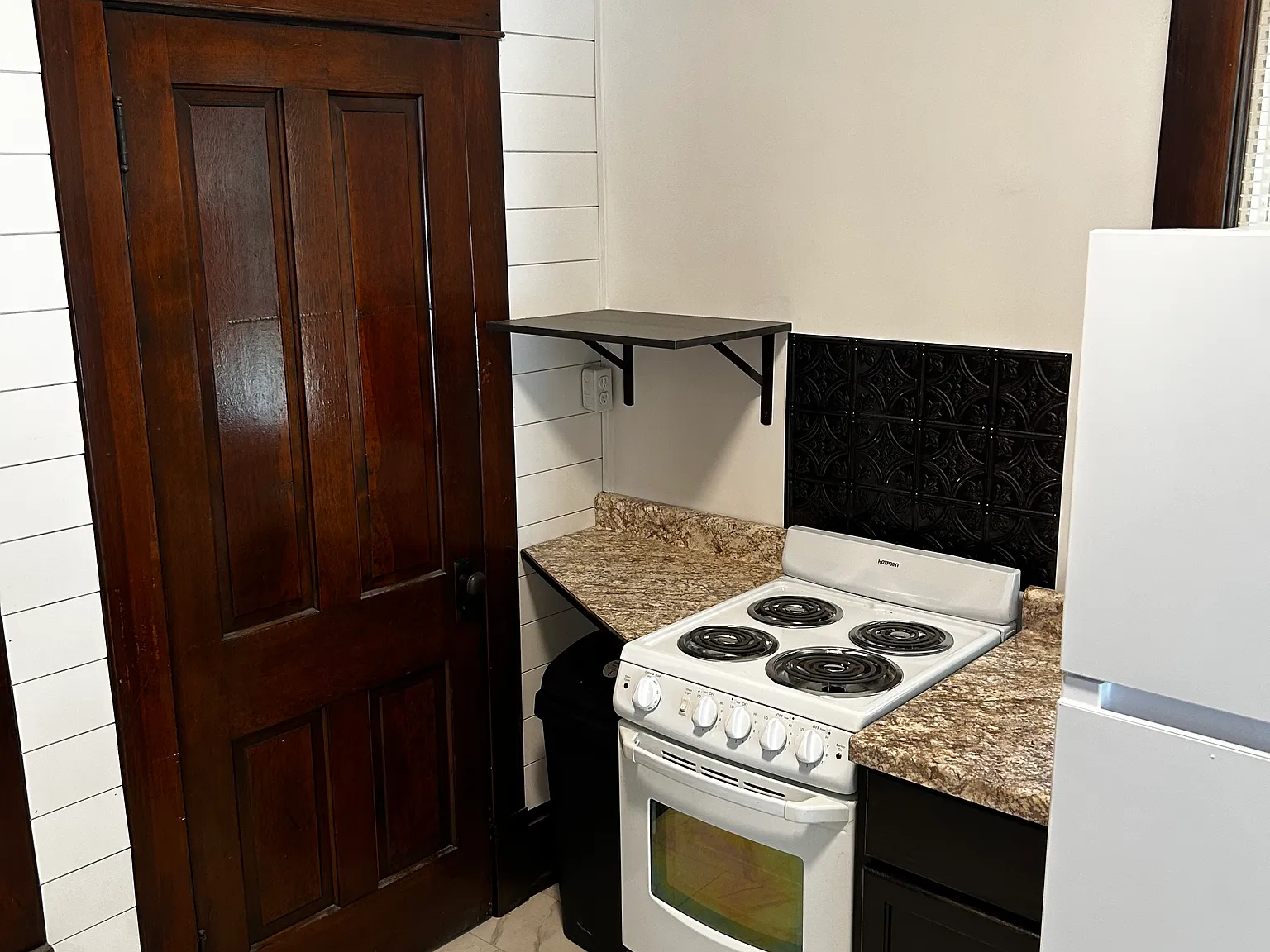 Studio, 300 sqft, $750 — Photo 3