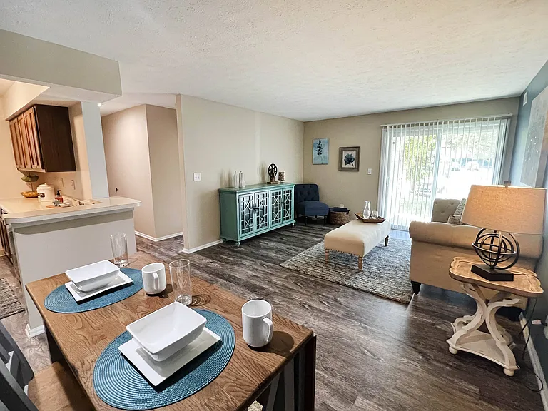 Steeplechase Apartments — Photo 4