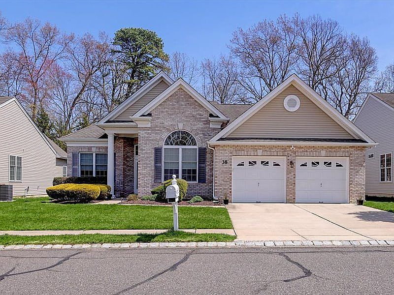 1st image of 38 Dunberry Dr