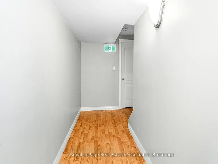 116 Lake Louise Dr #LOWER — Photo 4