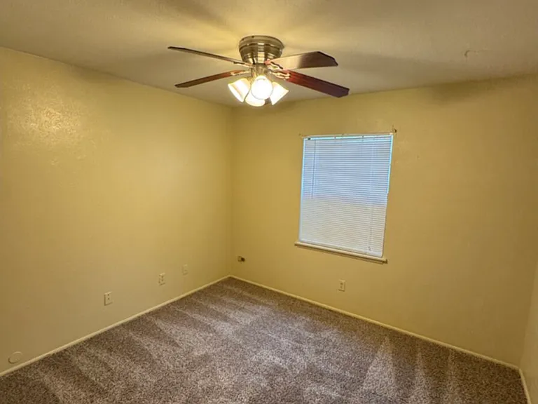 8513 Kensington Dr — Photo 9