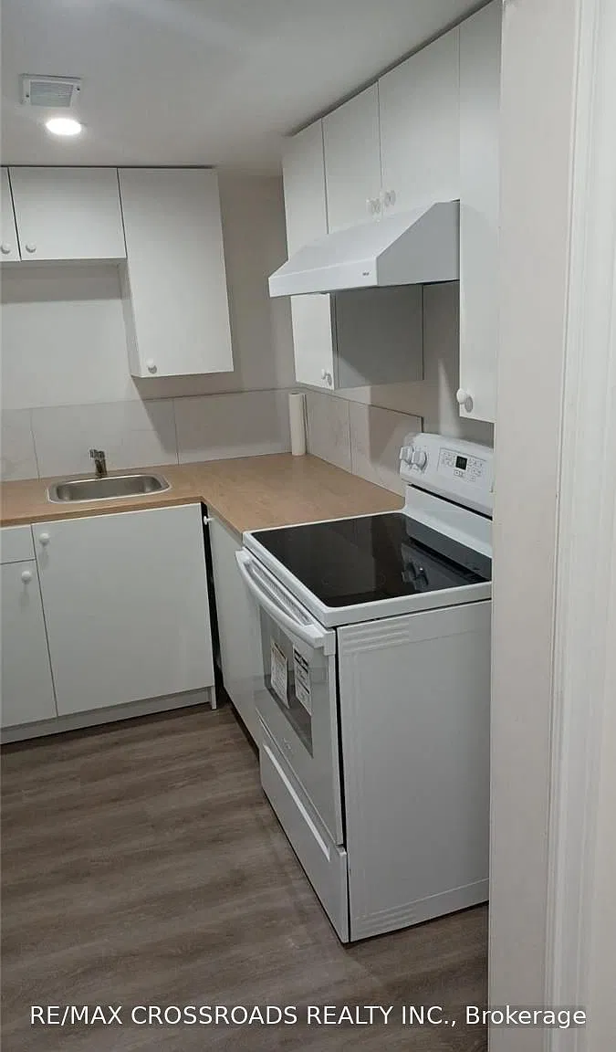 2 bed, $1,600 — Photo 4