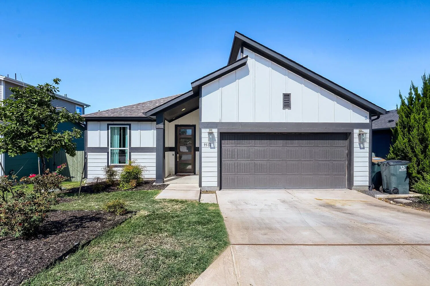 3 bed, 2.0 bath, 2050 sqft, $3,400 — Photo 1