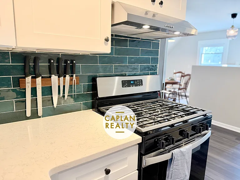 329 Norton St #O4 — Photo 11