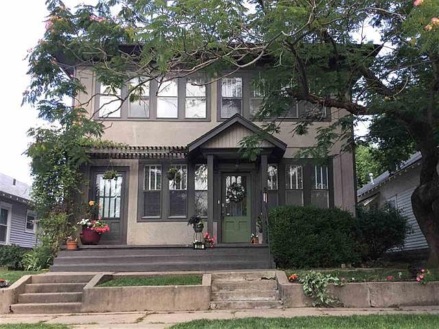 1st image of 220 N 3rd St