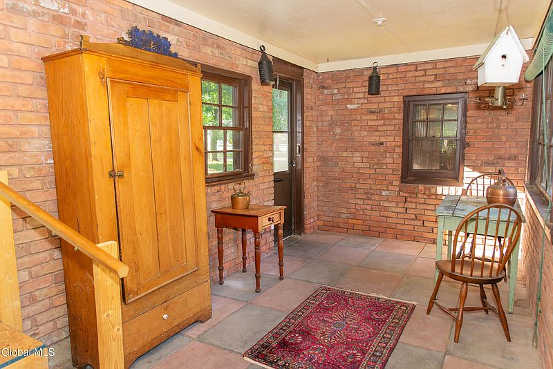 4th image of 12 Woodside Drive