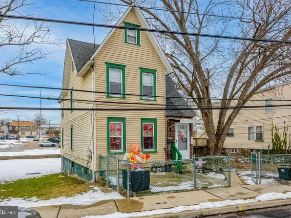 1313 Worrell St, Crum Lynne, PA 19022
