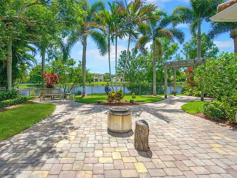 230 Porgee Rock Pl — Photo 3