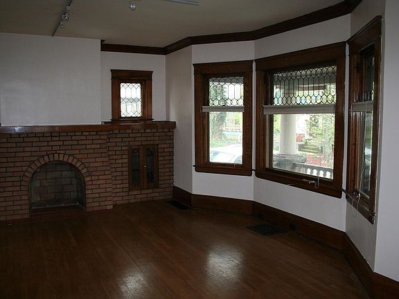 2nd image of 322 Overlook Park Dr