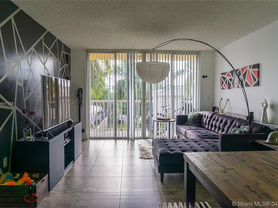 1st image of 1450 SE 3rd Ave APT 301