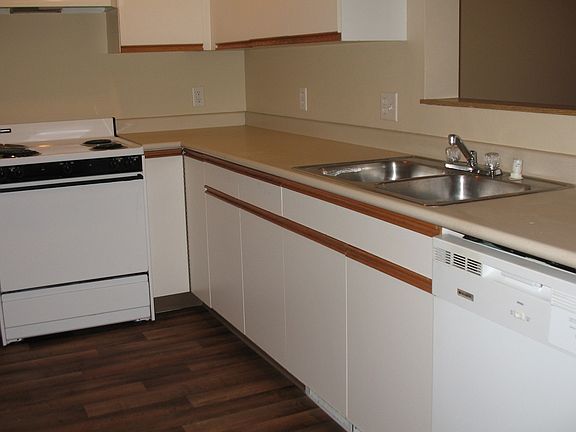 3rd image of 1530 Cooley St APT 6