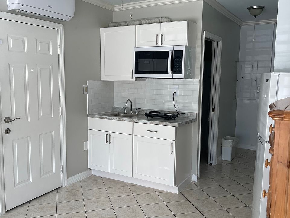 2nd image of 1741 SW 14th St