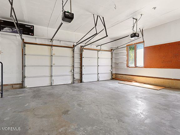 5th image of 38 Knob Hill Road