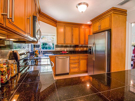 3rd image of 2823 MAULDIN Avenue SW