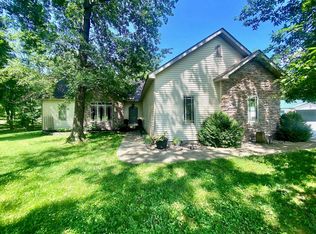 10950 Prestwick Dr, Benton, IL 62812