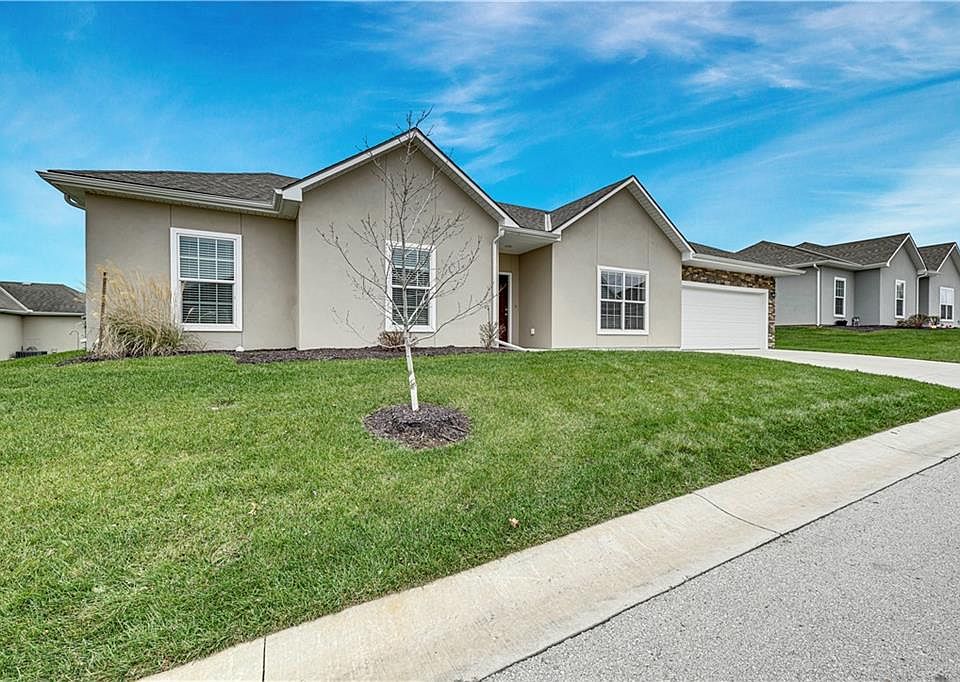 1st image of 1401 Villa Ln