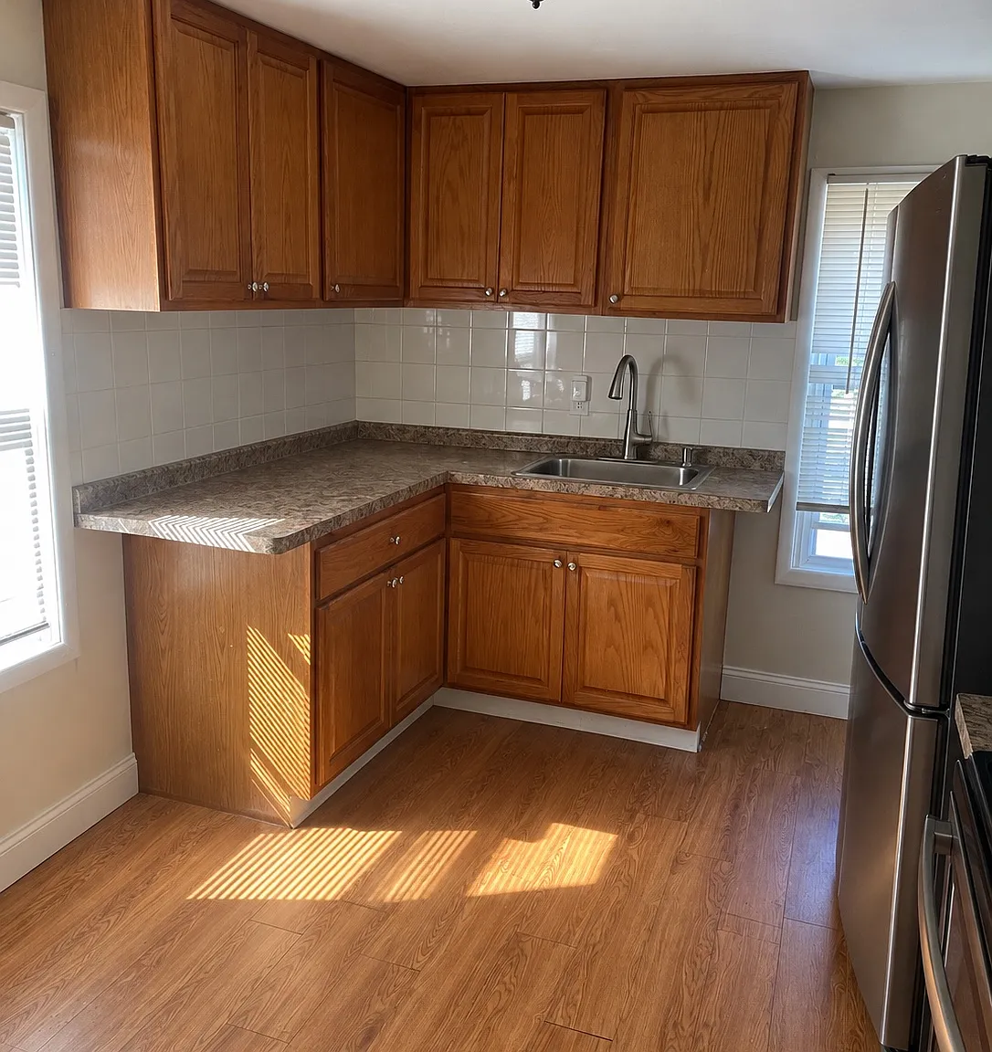 2 bed, 784 sqft, $1,574 — Photo 2