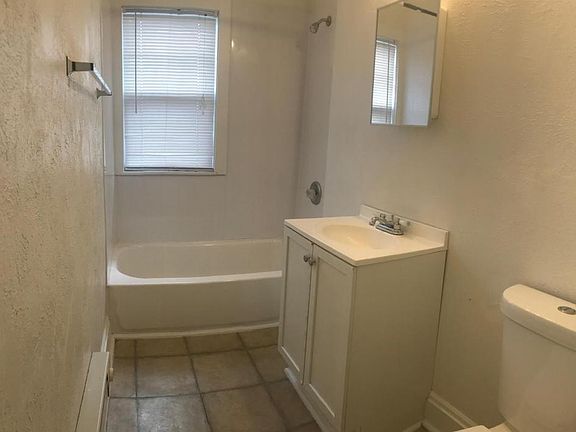 2nd image of 3401 E 147th St APT 5