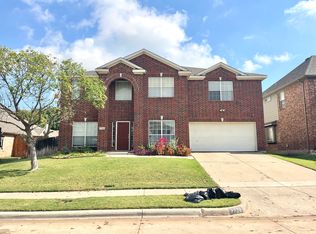 7728 Parkwood Plaza Dr, Fort Worth, TX 76137