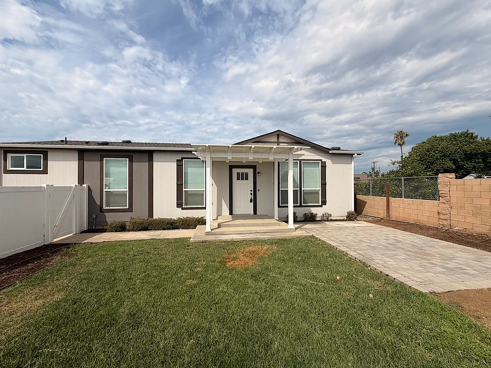 4287 Corona Ave