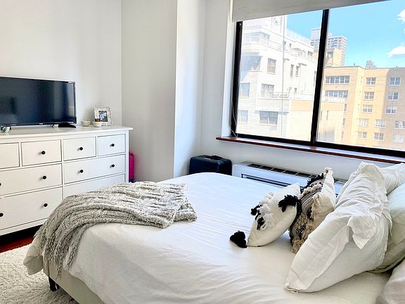 5th image of 330 E 75th St APT 10L