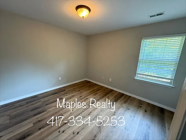 141 Scotch Pine Ct — Photo 7