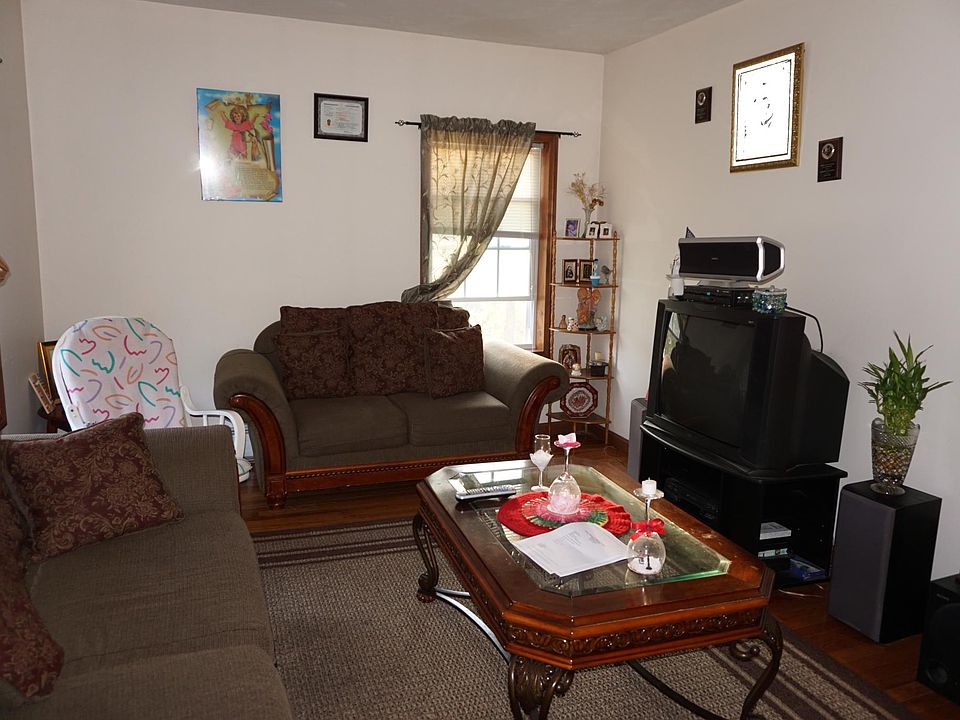 2nd image of 1 Hemans St #1