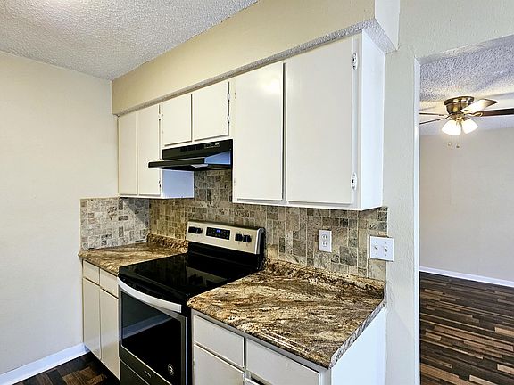 5th image of 202 Park Cir #8